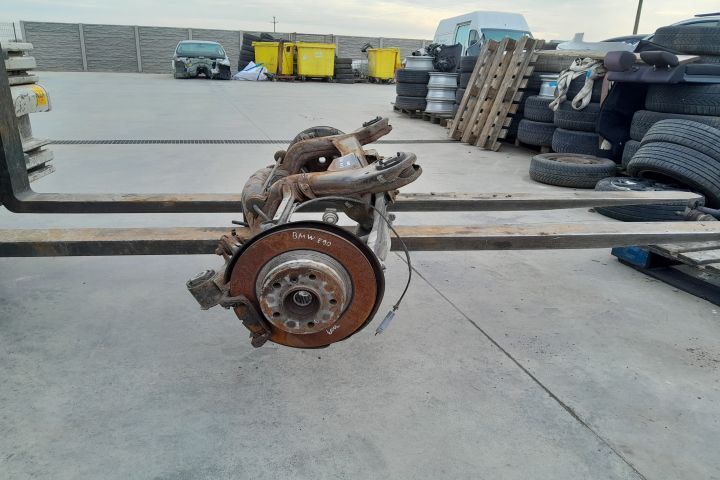 Punte spate BMW Seria 3 E90 [2004 - 2010] Sedan 318i MT (129 hp)