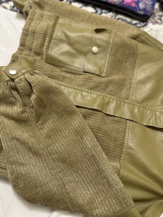 Ayollar yupqa kurtkasi