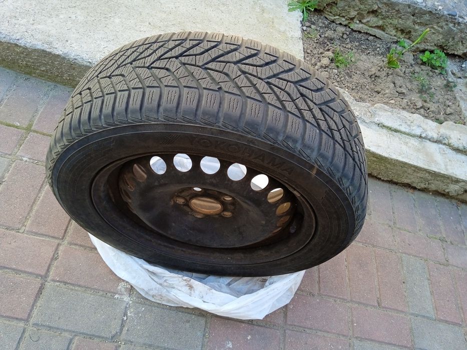 Vând anvelope cu genti cu tot