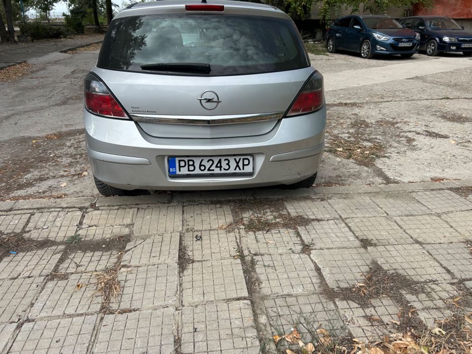Опел Астра H 2007година 1.6