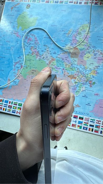 Vand iphone 12 pentru piese