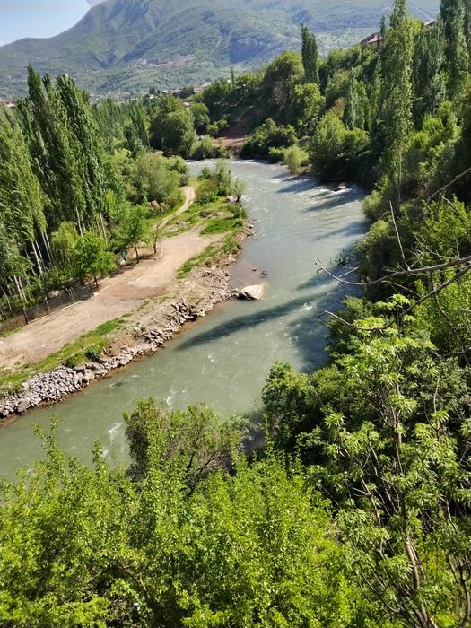 Бус. тум. ЧАРВАК шахар Беш-тут  18.10. Угам дареси енида хавос
