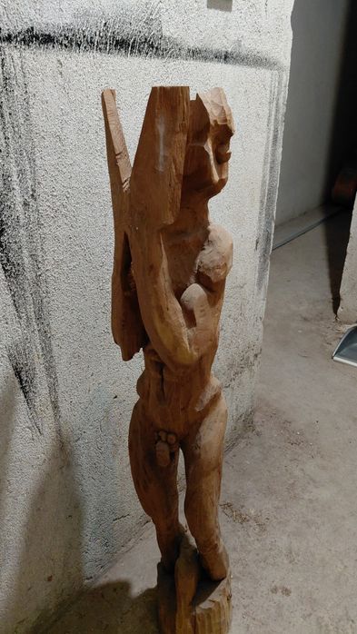 Дървена фигура височина 1 метър