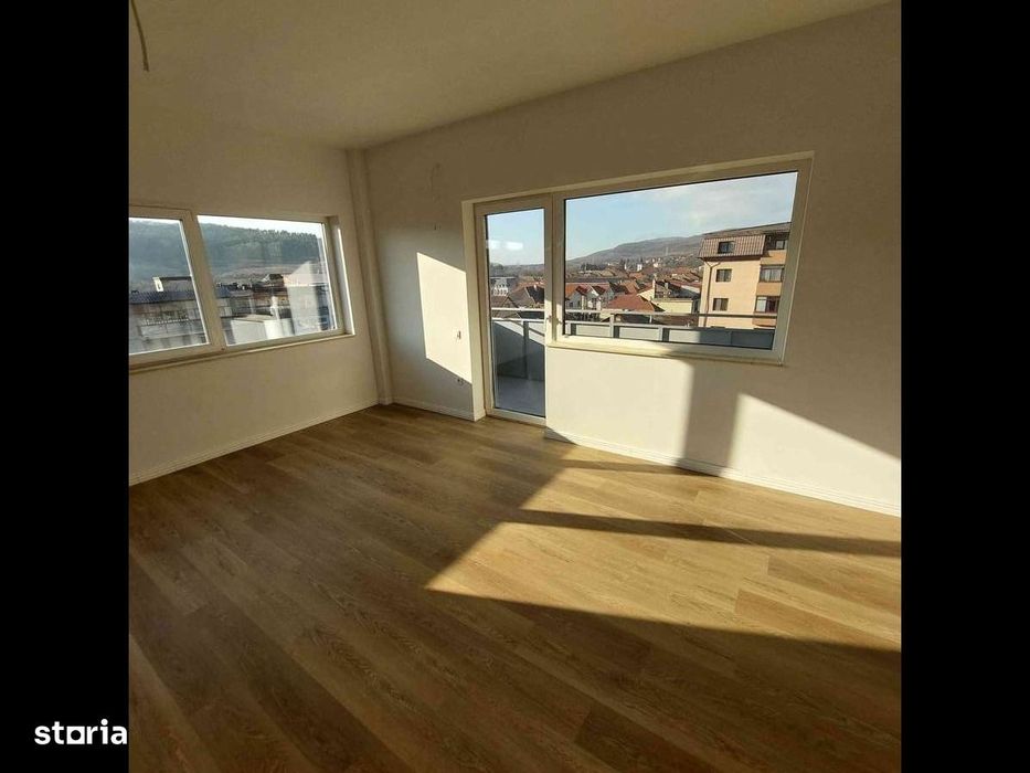 Persoana fizica , vând apartament deosebit.
