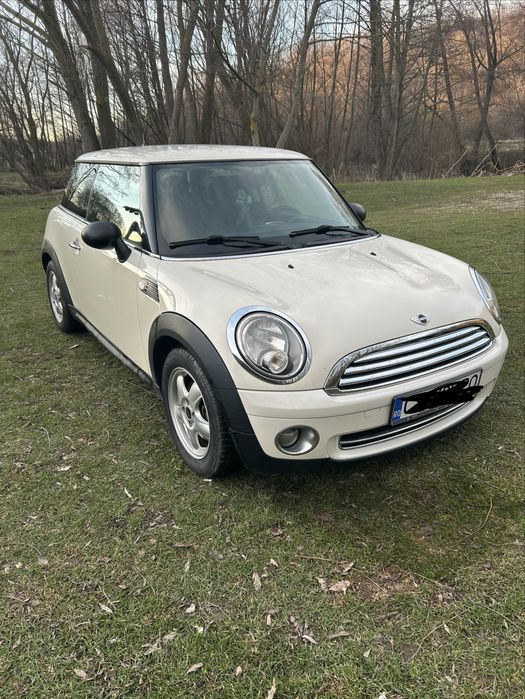 Vând Mini Cooper