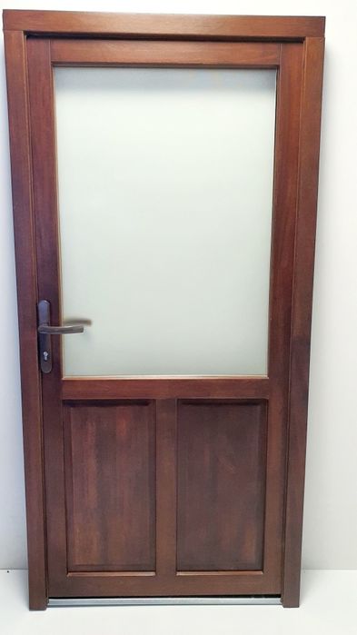 Usa de exterior din lemn masiv stratificat din esență tare eukalipt