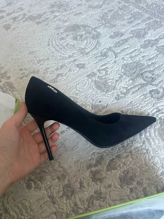 Лодочки черные на шпильке