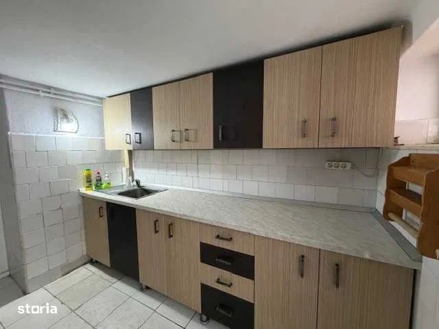 Casa 3 camere singur in curte