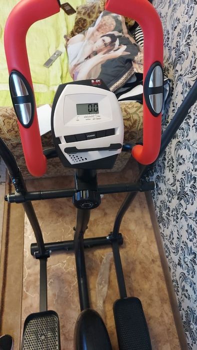 Body DE 1720 элипс тренажер