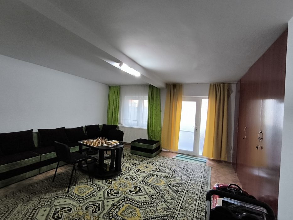 Casă P+1 ,  3 apartamente, 493mp teren, cartier Coloniști