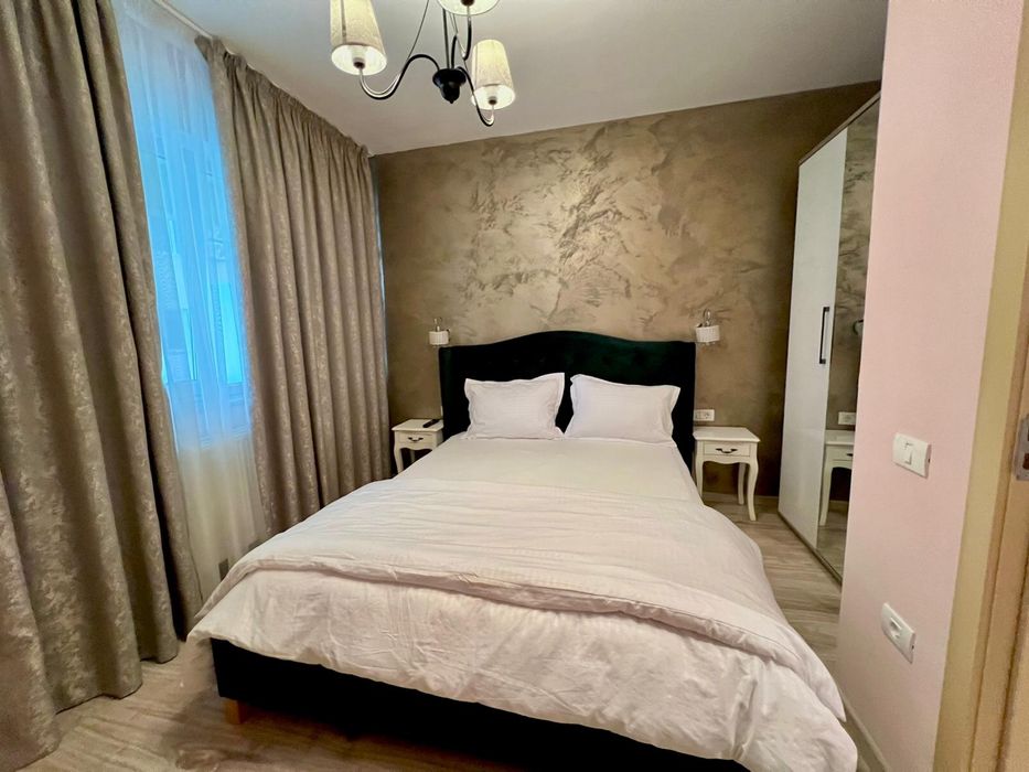 Inchiriez apartament 2 camere complex Moonlight