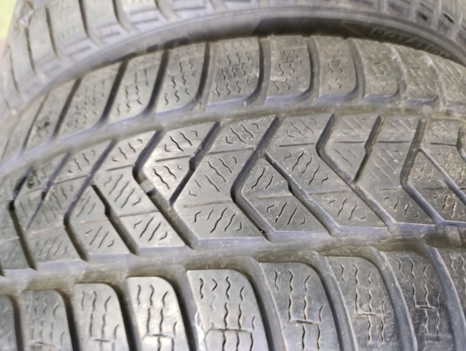 Зимни гуми Pirelli 235/45/19 Sottozero 3