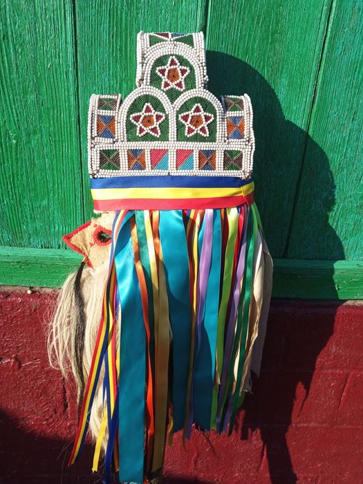 Vând masca pentru anul nou