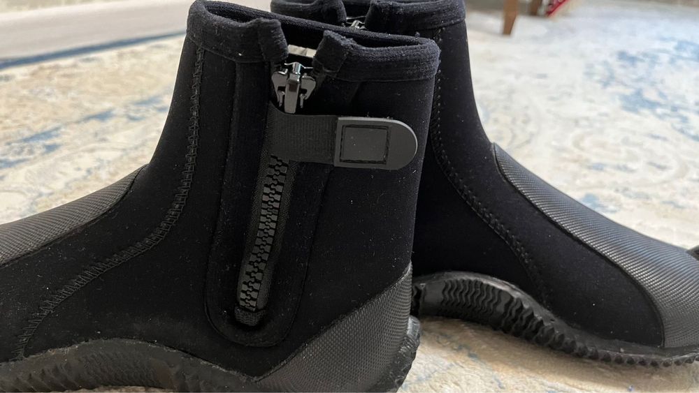 Обувь для моря продам!