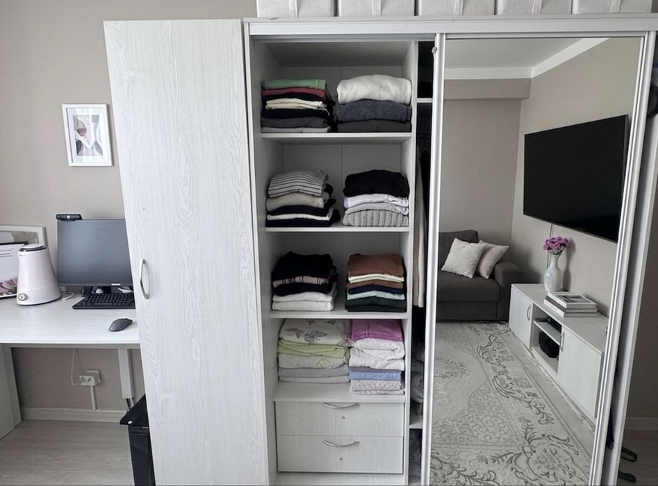 срочно продам ШКАФ-СТОЛ