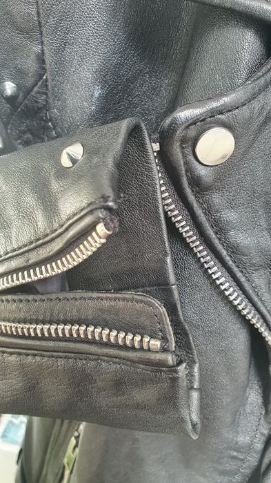 Geaca biker de piele cu tinte NOU cu eticheta 38 slim fit