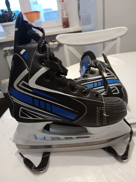 Продам вещи,верхние