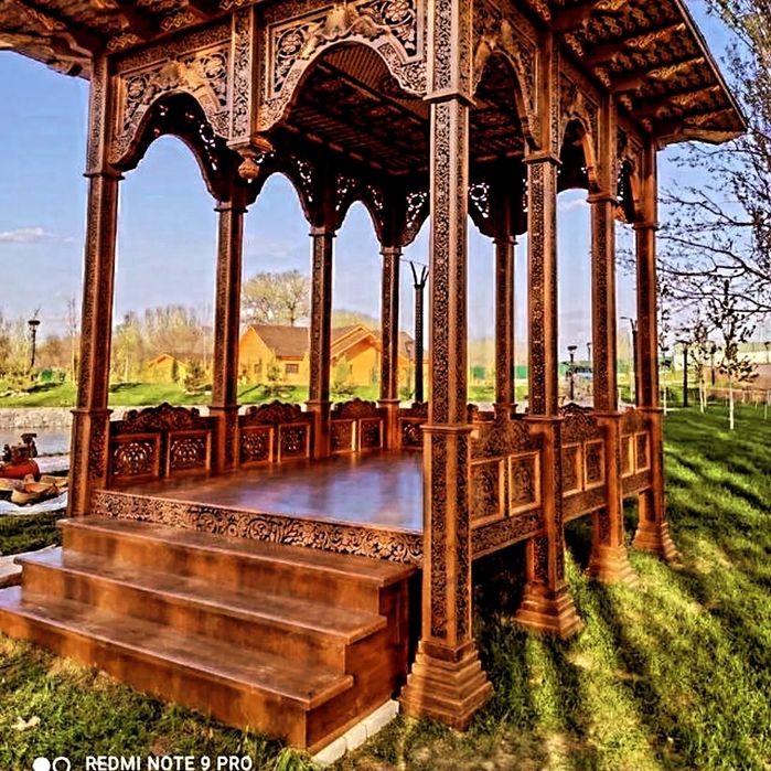 Тапчан, сури,бисетка, чор поя, калават. Качела, скамейка.