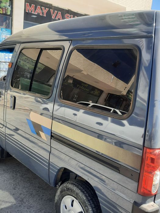 Damas  mokriy asfalt