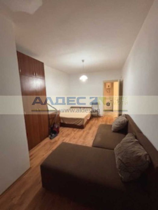 Дава се под наем Тристаен апартамент в София, Стрелбище - 120 кв.м за 797.64 € - Снимка #3