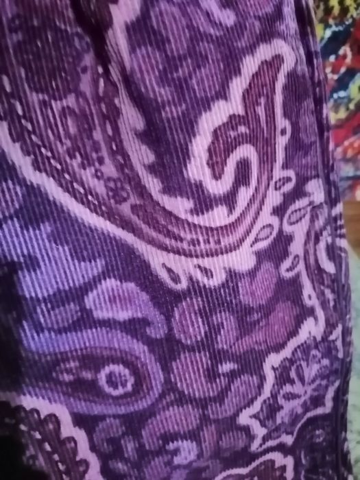 Прикольные штаны-брюки на резинке.