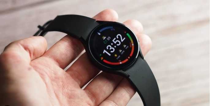 Samsung galaxy watch 4 classic 46mm в идеальном состояние коробка есть
