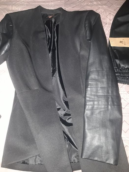 Сладки  пола,,панталон и сако,еко кожа .