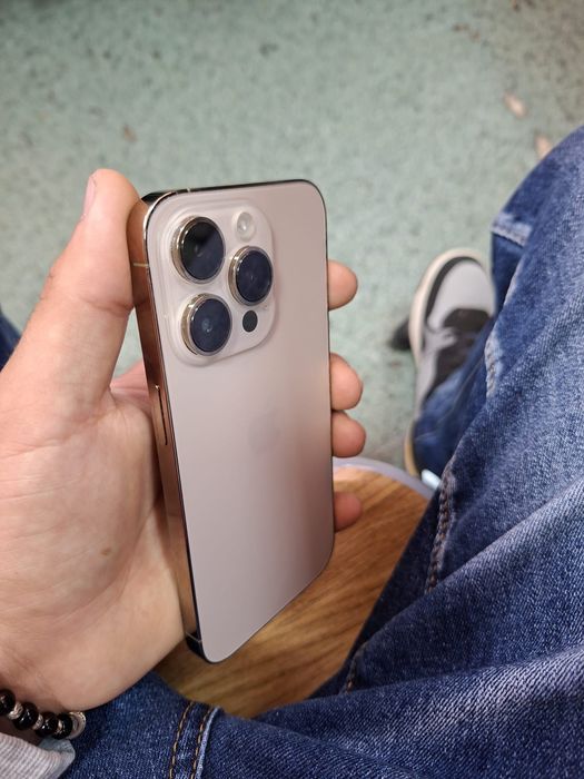 Vand iphone 14 pro impecabil