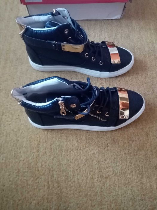 Adidasi Sneakers ! NOU