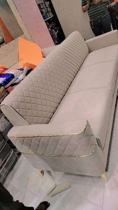 Реставрация и перетяжка мягкой мебели любой сложности