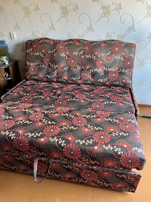 Диван и два кресла