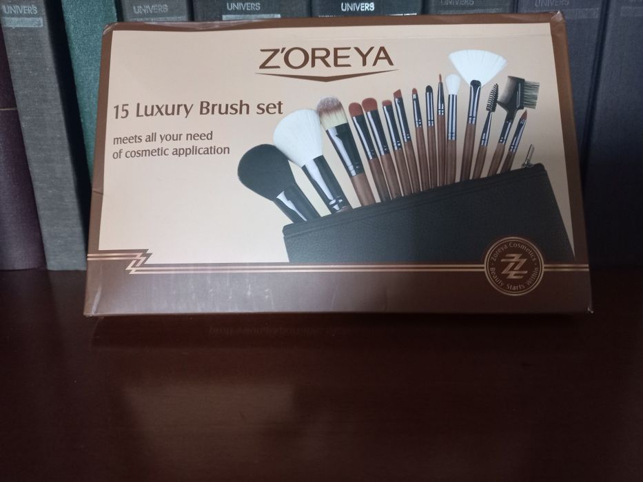 Set pensule make-up Z.Oreya
