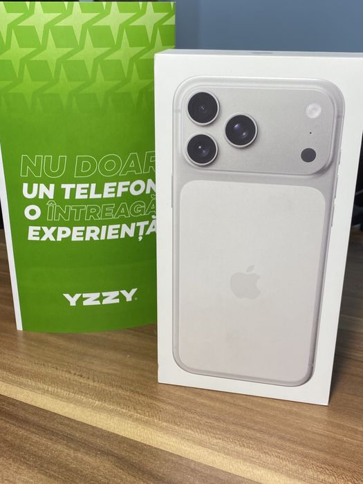 iPhone 17 Pro Max • 256 GB • Silver