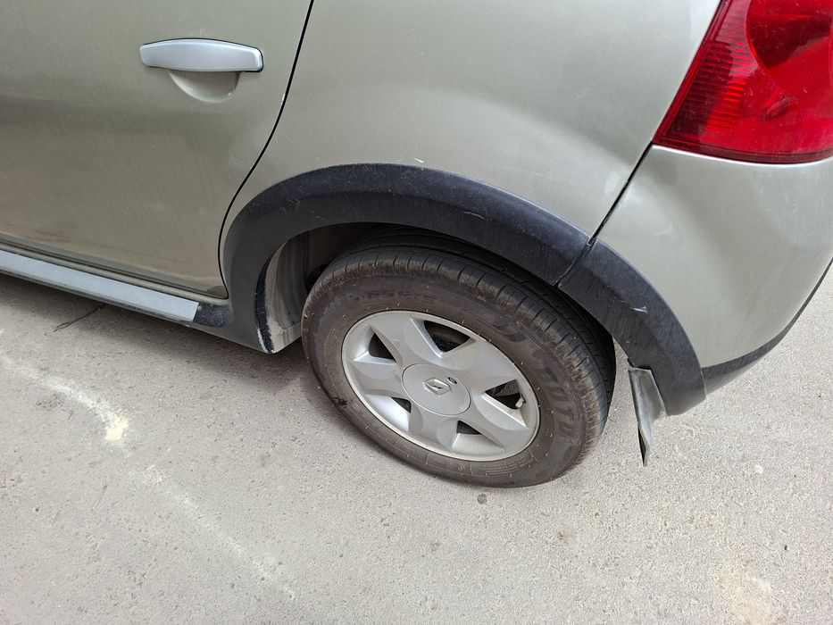 Автомобиль Renault