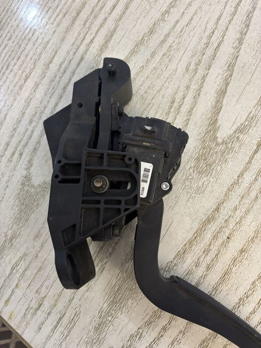 Педаль газа Гранд Чероки