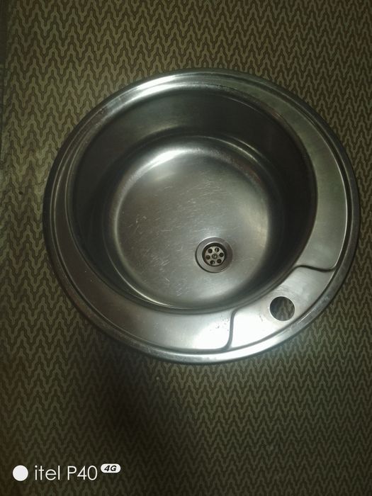 Продам кухонную раковину