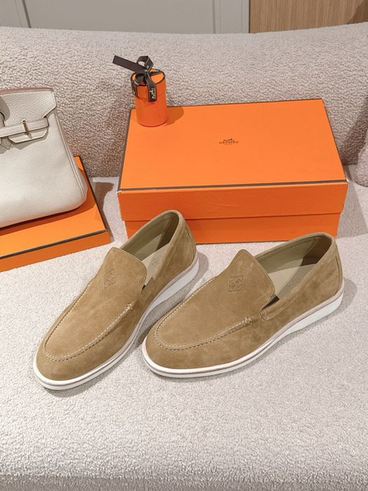 Mocasini Hermès Low Loafer din piele întoarsă in Nuanta Bej Sable cu detaliu iconic „H Diamant” ! Originali !