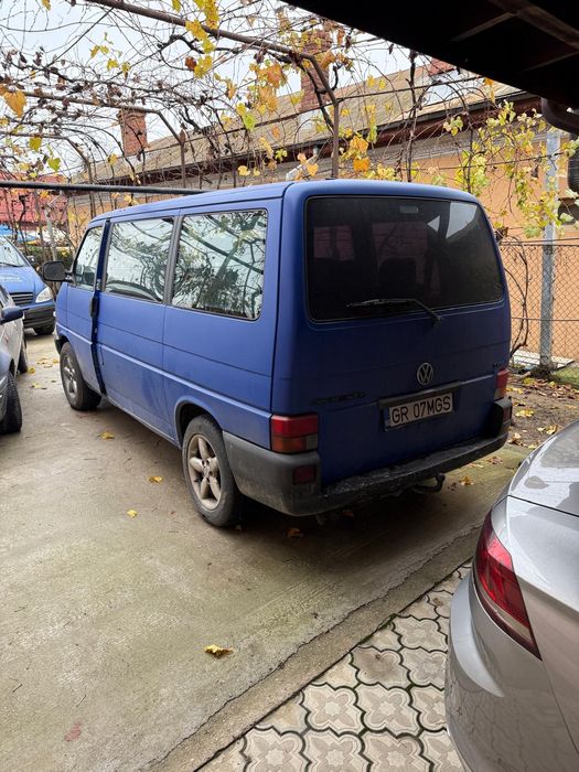Vând Volkswagen caravelle