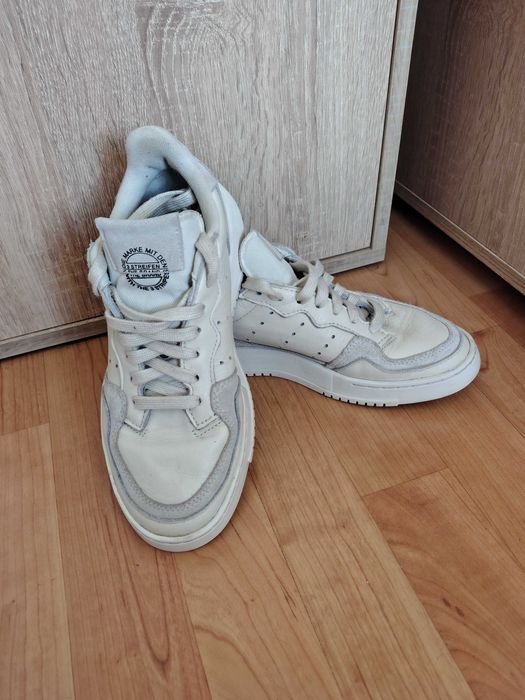 Кецове Adidas Supercourt