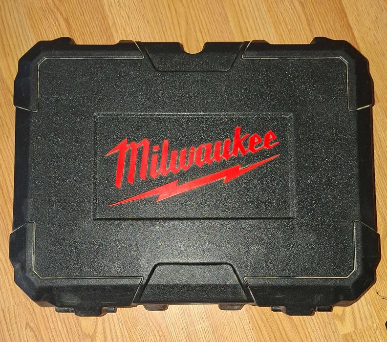 MILWAUKEE M12 CLLP-0C Линеен лазерен нивелир