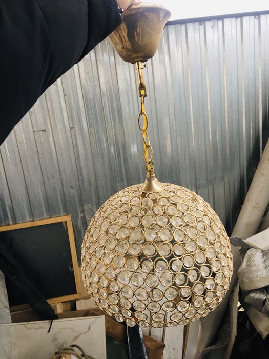 Продам люстры