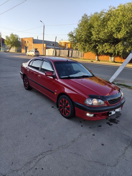 Тойота Авенсис 1999 года