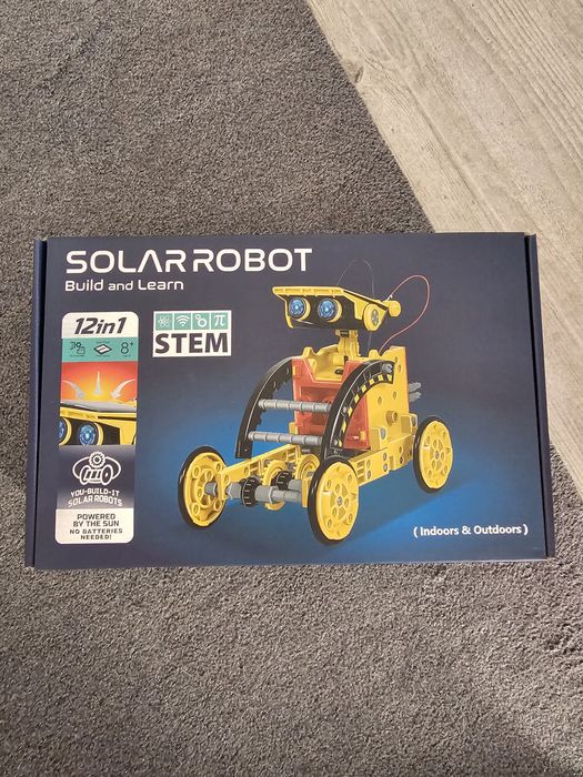 Robot solar 12 in 1