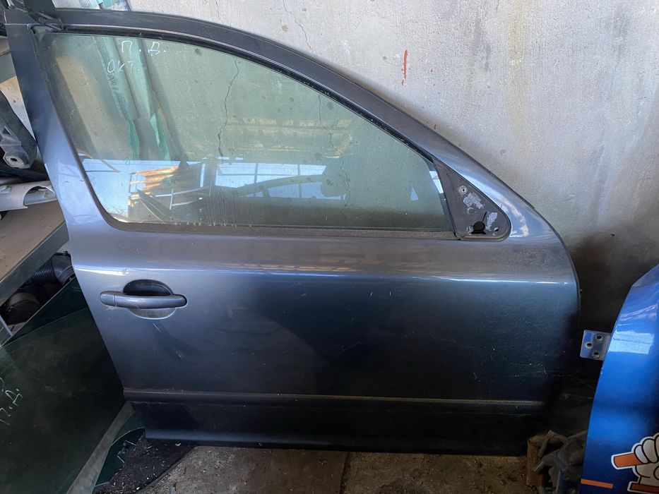 Предна  дясна врата октавия 2006г
