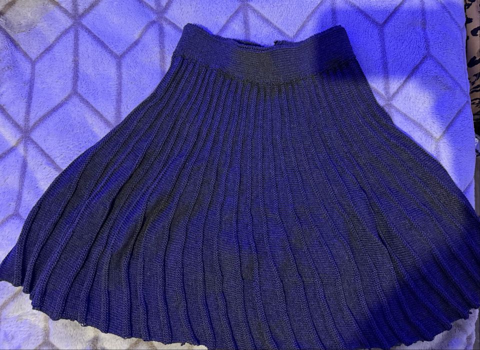 Дамски комплект от пола и блузка