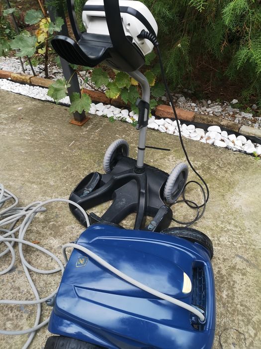 Робот за басейн Zodiak за стени и под