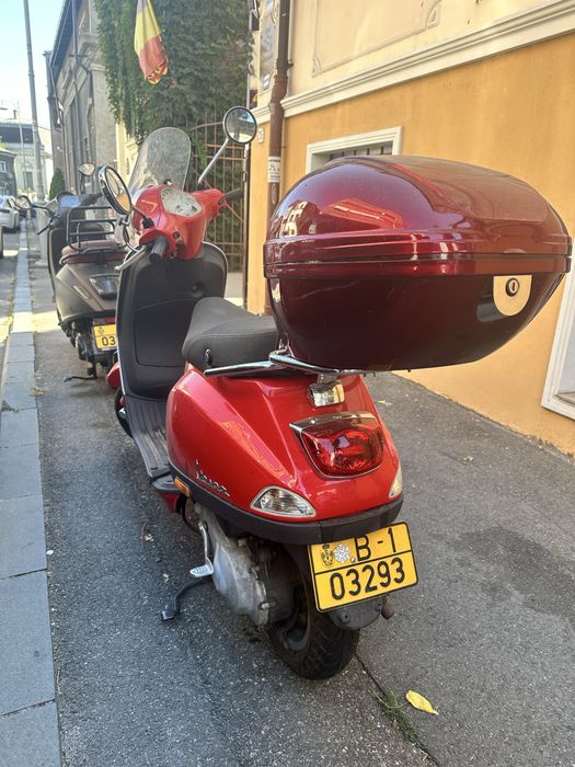 Scuter Piaggio Vespa LX-50 rosu, cu kit Mallossi fara limitator (70 km/h), topcase si parbriz
