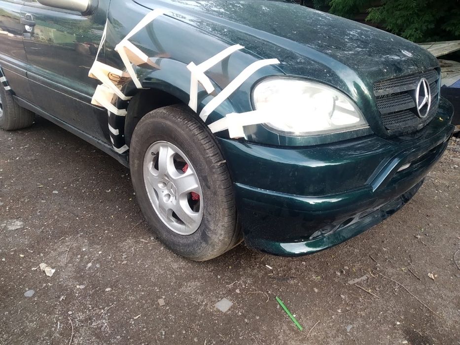 Продам бампер на мерседес ML 163