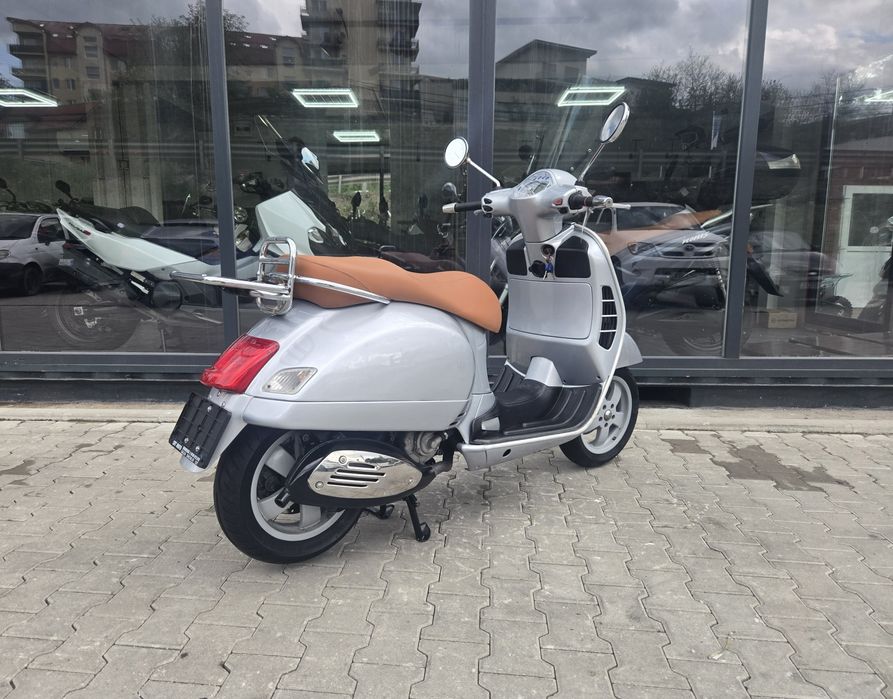 Piaggio Vespa 250 cc - 3000 km - Transport Gratuit - Garantie -