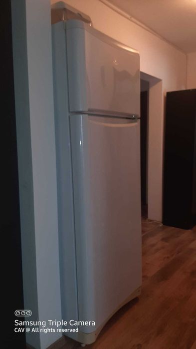 Vand frigider cu doua usi Indesit TAA5, 415 l, Clasa A+, H 180 cm